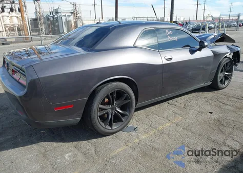 2017 Dodge Challenger Sxt z USA, uszkodzony, nr VIN 2C3CDZAG6HH639447